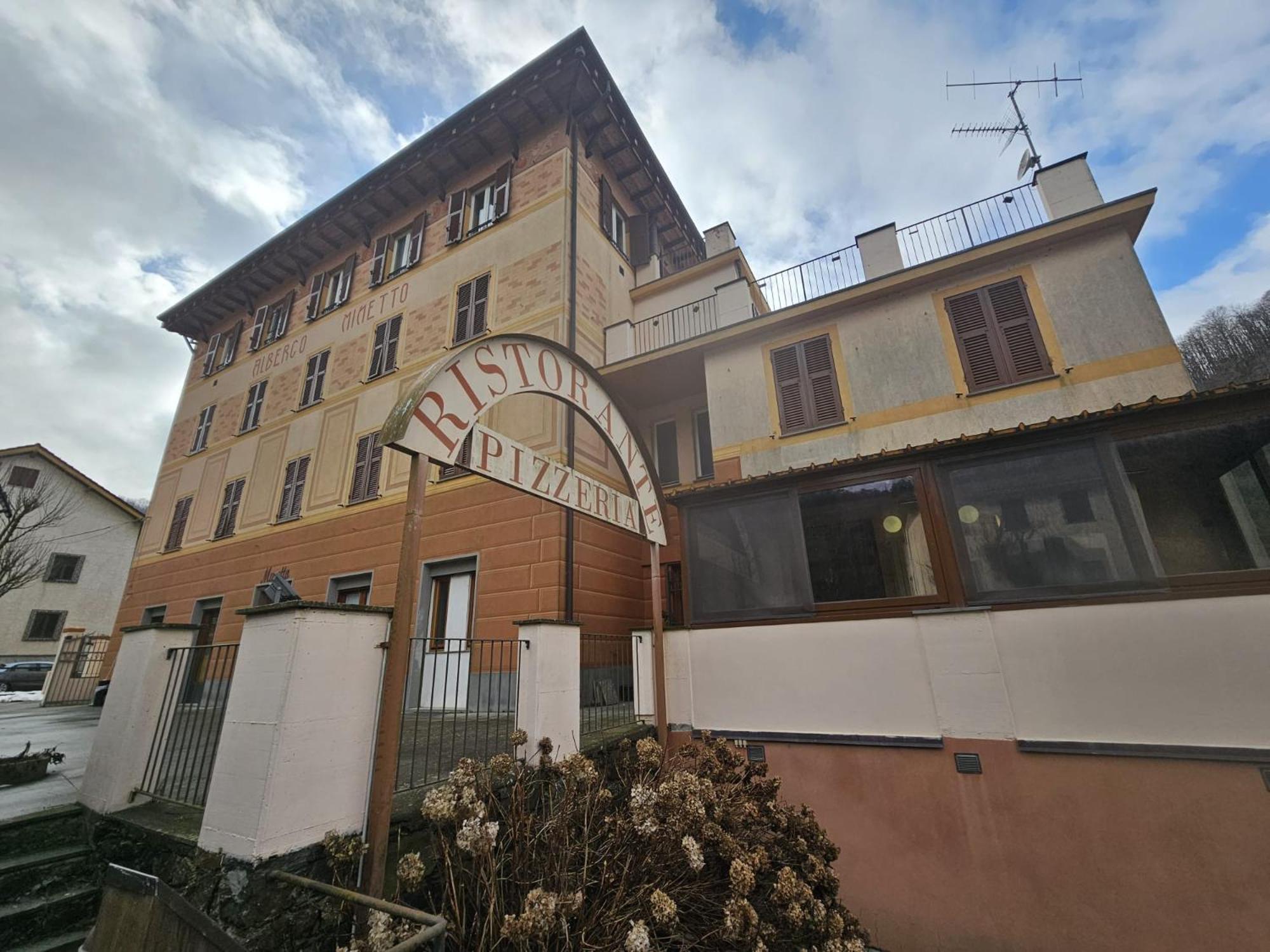Albergo Minetto Martina Olba Eksteriør billede
